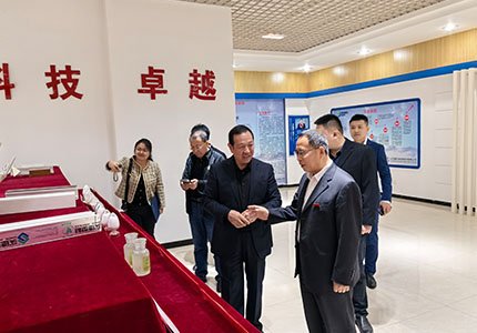 熱烈歡迎中國塑料加工工業(yè)協(xié)會王占杰理事長一行到我公司調(diào)研